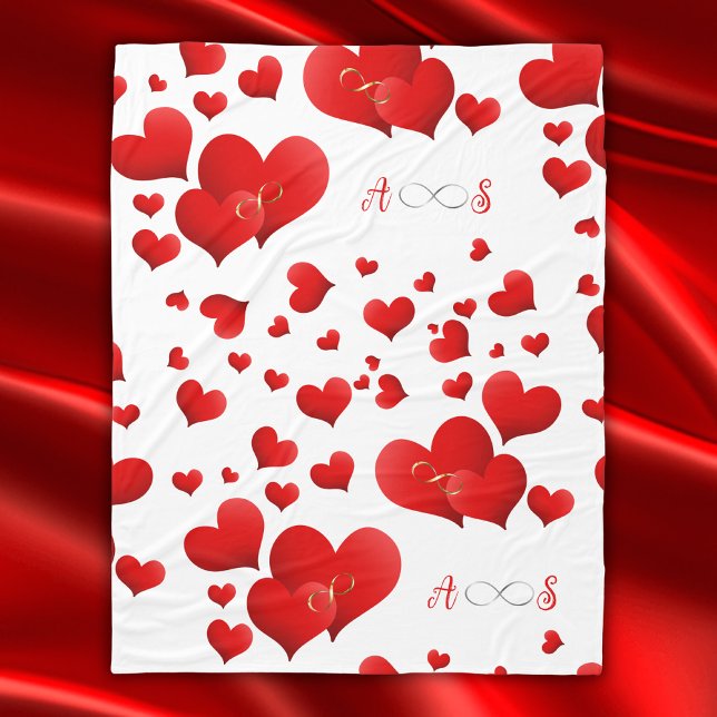 Rotes Herz Unendliche Initialen Monogramm auf weiß Fleecedecke (Von Creator hochgeladen)