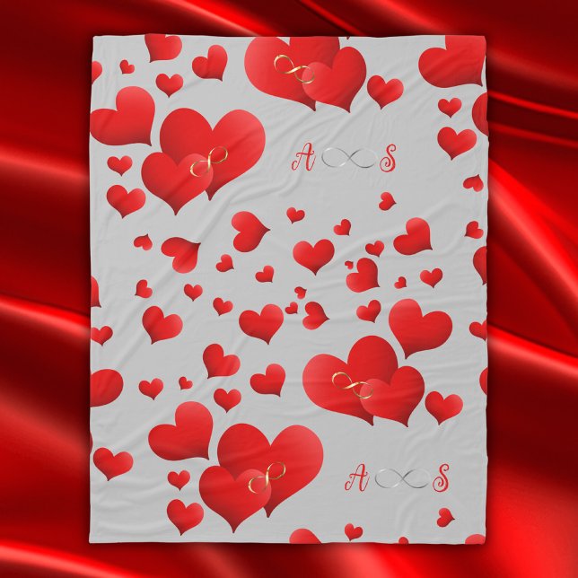 Rotes Herz Unendlichkeit Initials Monogramm auf gr Fleecedecke (Von Creator hochgeladen)