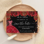 Rotes Kleid aus Quinceanera Save The Date<br><div class="desc">Eine gmädchenhafte und trendige Save the Date-Karte für eine Quinceañera,  15. Geburtstagsfeier. Schwarze rote Rosen,  rote Imitate Glitzer Glitzern und rotes Kleid. Personalisieren und fügen Sie Datum und Name/Alter hinzu. Der Text: Save the Date ist mit einem großen angesagten,  handgeschriebenen Stilskript geschrieben.</div>