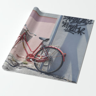 ROTES KOMMUTERRAD AUF DER STRASSE GESCHENKPAPIER