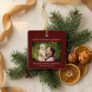 Rotes minimalistisches erstes Weihnachten als Oma  Keramikornament
