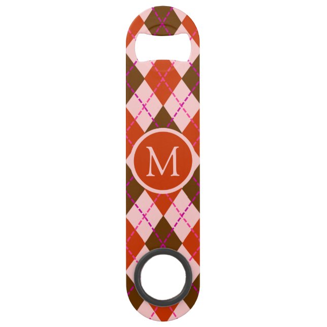 Rotes Rosa und Braunes Argyle-Muster-Monogramm Speed Flaschenöffner (Vorderseite)