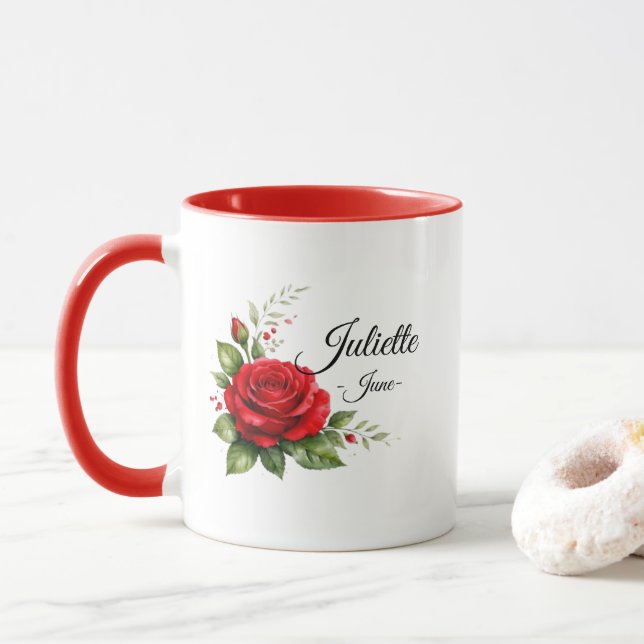 Rotes Rosen-Monogramm-Tasse – Juni-Geburtsblume Tasse (Mit Donut)