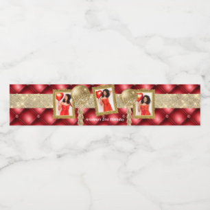 Rotes und goldenes Wasserschild mit Bildern