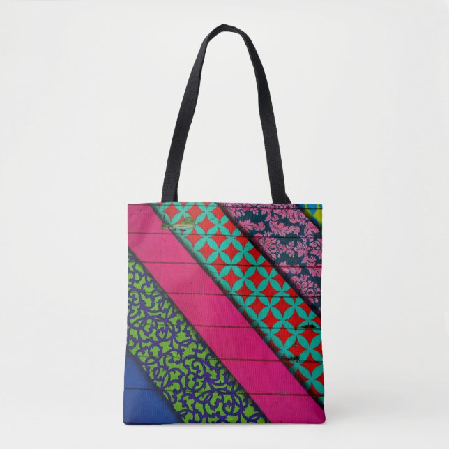 Rotes und grünes Kleidungsstück Tasche (Vorderseite)