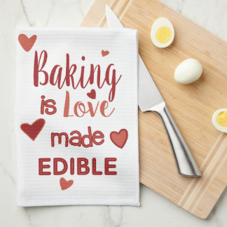 Rotes und rosa Backen ist Liebe, die mit Herz vere Geschirrtuch
