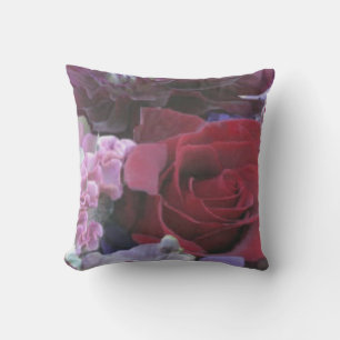 Rotes Velvet Rose Kissen