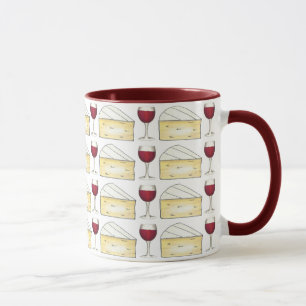 Rotes Weinglas und Briekäse Dringende Tasse