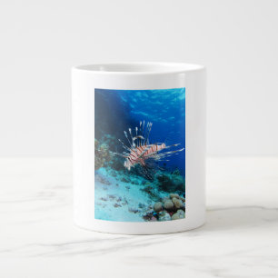 Rotfeuerfisch oder Pterois Miles, Riff-Fisch des O Jumbo-Tasse