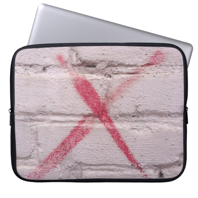 Rotgraffiti Laptopschutzhülle (Vorderseite)