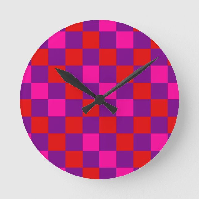 Rotlila Rosa Karomuster Design  Runde Wanduhr (Vorderseite)