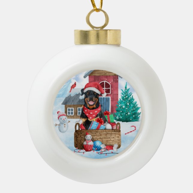 Rottweiler Hund im Schnee Weihnachtshaus Keramik Kugel-Ornament (Vorderseite)