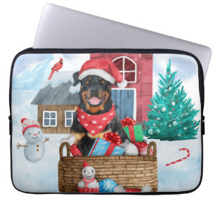 Rottweiler Hund im Schnee Weihnachtshaus Laptopschutzhülle