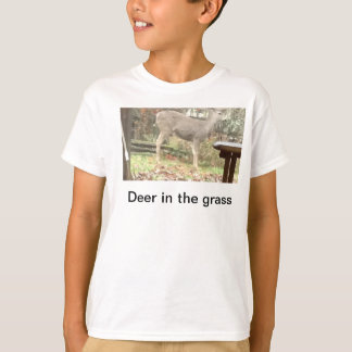 Rotwild im Gras T - Shirt