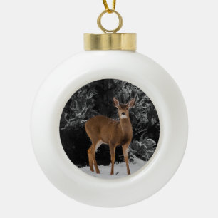 ROTWILD IM SCHNEE KERAMIK Kugel-Ornament