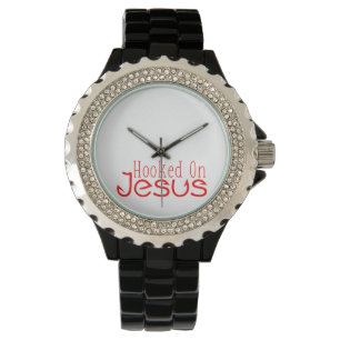 Rouge accroché sur la montre noire de fausse