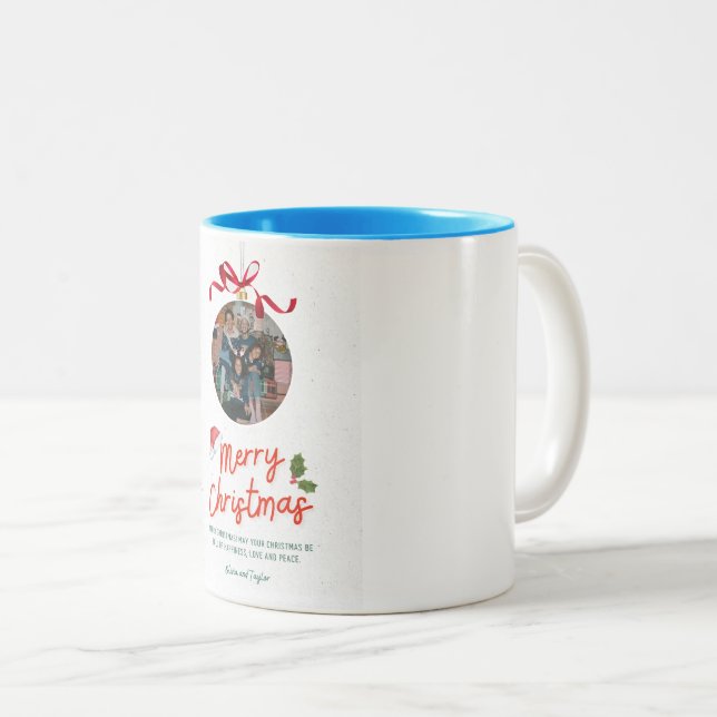 Rouge Joyeux Noël Famille Santa Hat Mug (Devant droit)