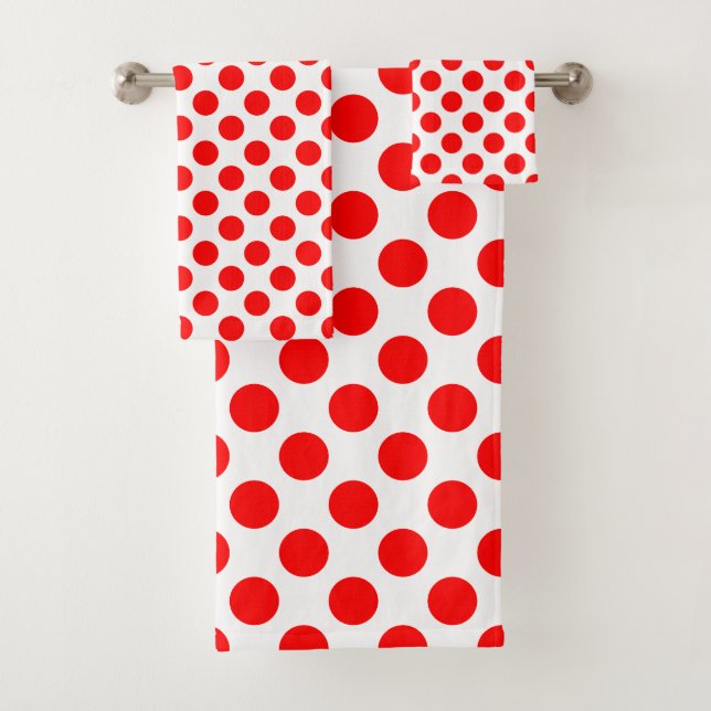 Rouge sur blanc Grand format Pois Serviette de bai (En situation)