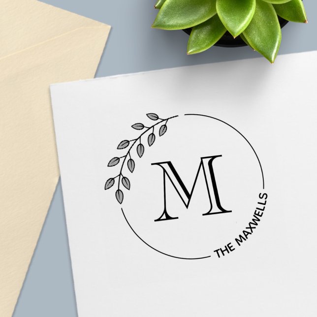 Round Leaves Wreath Monogram Initial Family Name Permastempel (Von Creator hochgeladen)