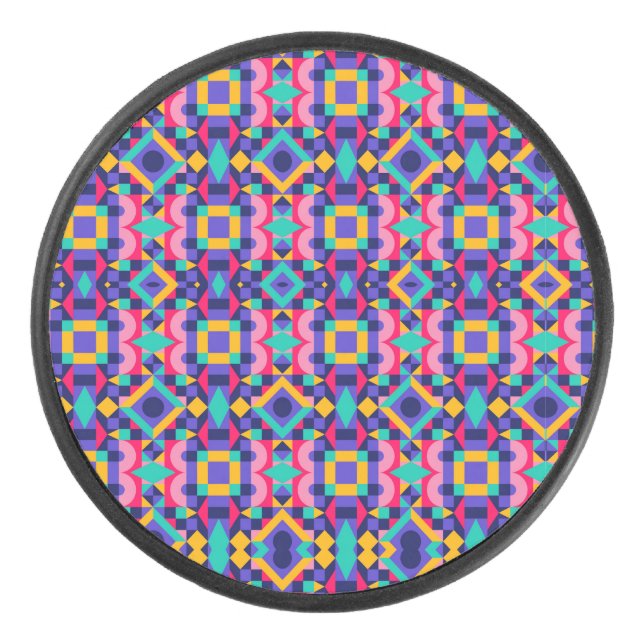 Round object with a vibrant geometric pattern eishockey puck (Vorderseite)
