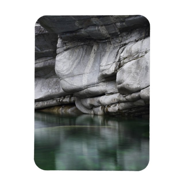 Rounded Rock Cliff by Verzasca River Magnet (Vertikal)