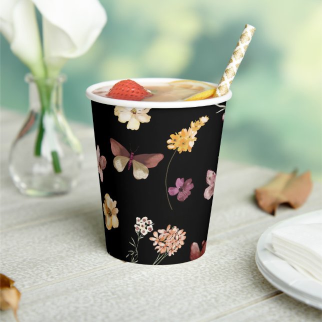 Royal Black Pastel Wildblume Modern Boho Wedding Pappbecher (In Situ)
