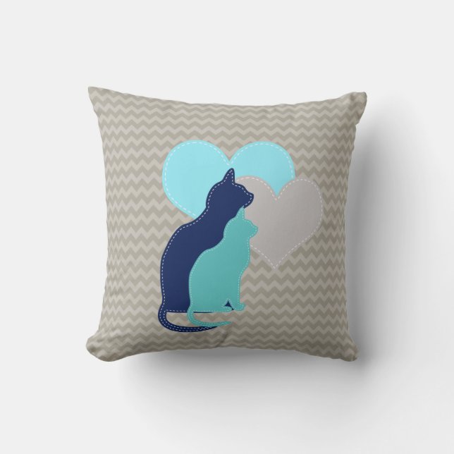 Royal Blue, Aqua, Gray Cats on ChevronThrow Kissen (Vorderseite)