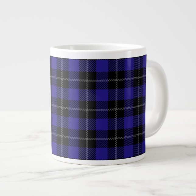 Royal Blue Black Kariert Jumbo-Tasse (Vorderseite Rechts)