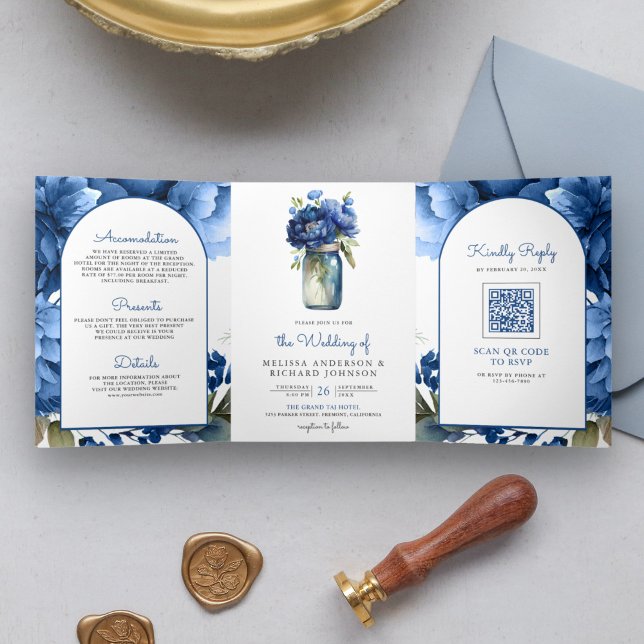 Royal Blue Floral Mason Jar QR Code Wedding Dreifach Gefaltete Einladung (Von Creator hochgeladen)