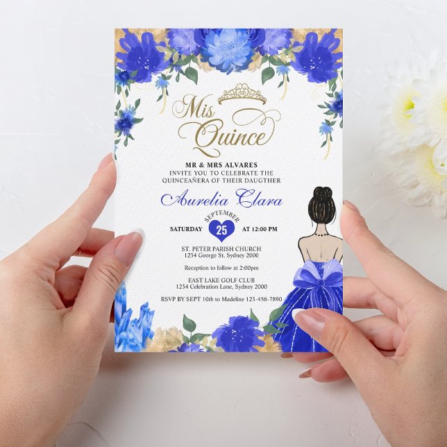 Royal Blue Floral Princess Mis Quince Quinceañera Einladung (Von Creator hochgeladen)