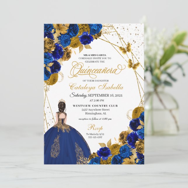 Royal Blue Gold Butterfly Princess Quinceanera Einladung (Stehend Vorderseite)