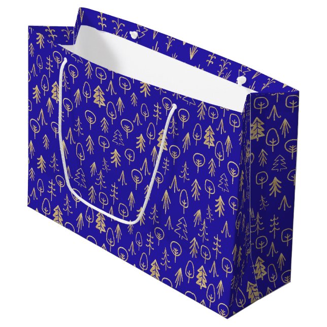 Royal Blue Gold Forest Pattern Große Geschenktüte (Vorderseite Schrägansicht)