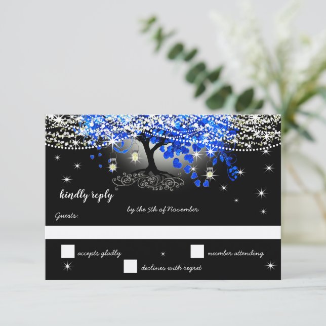 Royal Blue Heart Leaf Tree on Black Wedding RSVP Karte (Stehend Vorderseite)