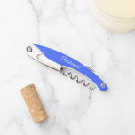 Royal Blue Personalisiert Wedding Bridesmaid Kellnermesser<br><div class="desc">Trendy königsblaue Farbe Wein corkschraube für Ihre Hochzeitsfrau zusammen mit ihrem Namen auf der Rückseite und in weißem,  stilisierten Schrift gedruckt. Personalisieren Sie die Korkenzieher,  indem Sie den Namen Ihrer Brautjungfrau editieren und ersetzen. Erhältlich in vielen beliebten Hochzeitsfarben.</div>