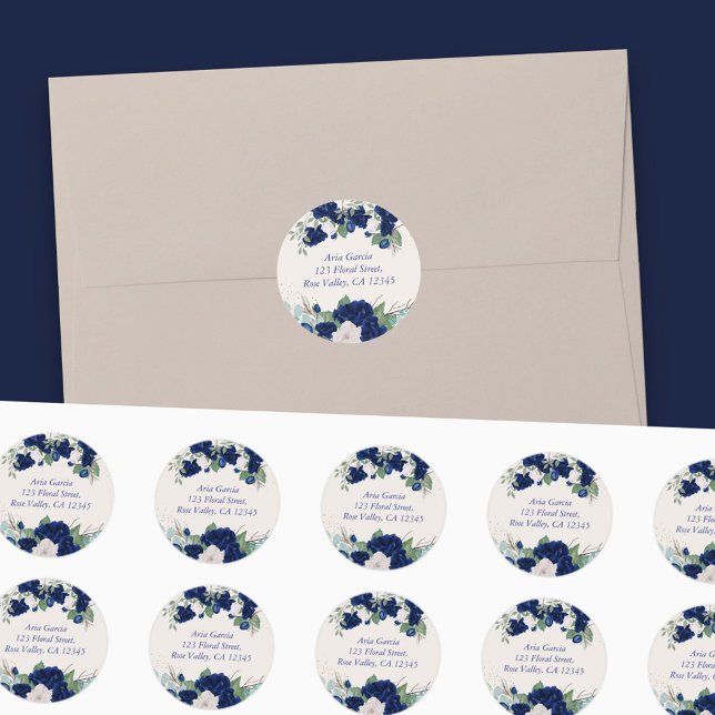 Royal Blue Rose und Eucalytus Name und Anschrift Runder Aufkleber (Floral address labels with royal blue and ivory roses from my Royal Roses collection)
