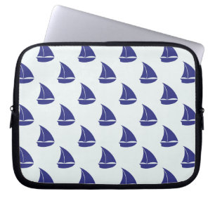 Royal Blue Sailboat Patches Laptopschutzhülle