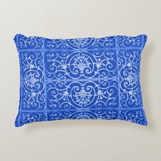 Royal Blue scrollwork-Muster Dekokissen (Vorderseite)