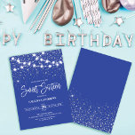 Royal Blue Silver Glitzer Glitzern Lights Sweet 16 Einladung<br><div class="desc">Diese majestätische und glamouröse 16 . Geburtstag Geburtstagsfeier ist perfekt für die Girl. Es zeigt leuchtende helle Stränge auf Imitaten gedruckt silberne funkelnd Glitzer Konfetti auf einem königsblauen Hintergrund inspiriert von Sternen in der Nacht Himmel. Es ist hübsch, elegant, modern, trendig und cool, das perfekte Design für den besonderen Tag...</div>