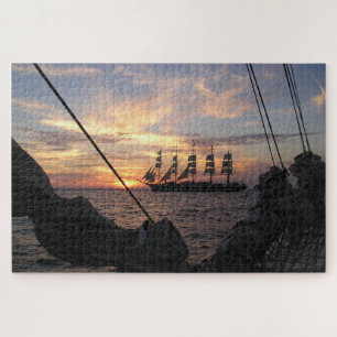 Royal Clipper Silhouette gegen den Sonnenuntergang