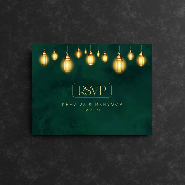 Royal Emerald Green Golden Lights Wedding RSVP Postkarte (Von Creator hochgeladen)