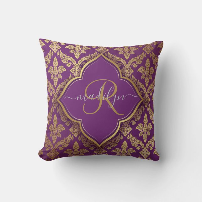 Royal Lila Gold Damask Muster Fleur Monogram Kissen (Vorderseite)