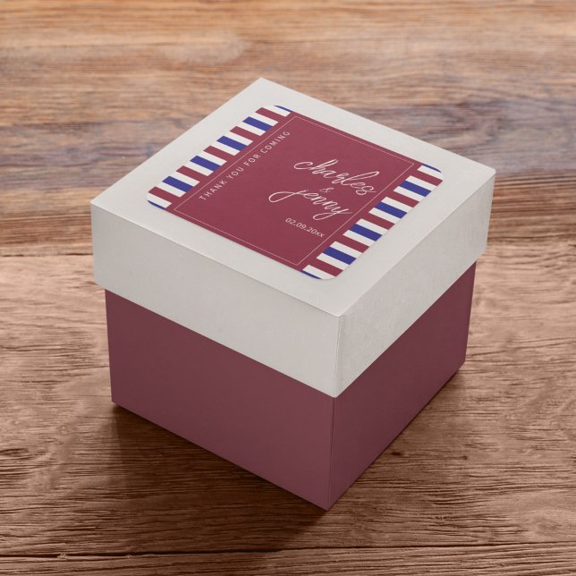 Royal Red and Blue Wedding Theme Quadratischer Aufkleber (Stick a sticker on the gifts that you give in return to your lovable guests.)