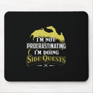 RPG-Spieler mache Nebenquests - Casual-Crew-Neck Mousepad