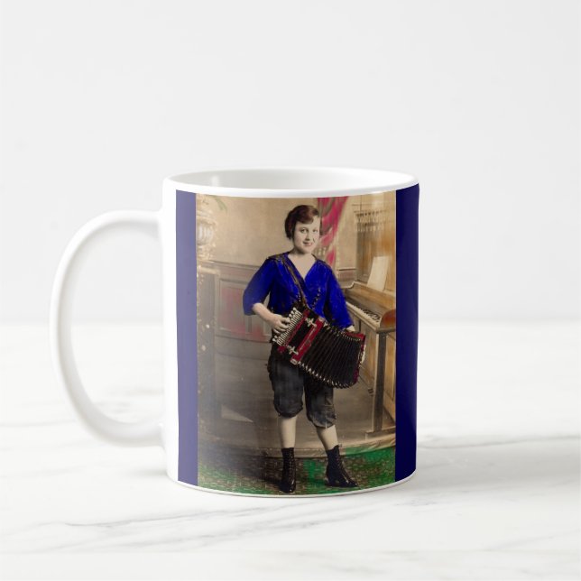 RPPC-Akkordeonistin der jungen Dame der 20er Jahre Kaffeetasse (Links)