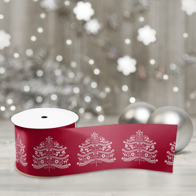 Ruban En Satin Blanc sur arbre de Noël scandinave rouge (Créateur téléchargé)