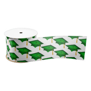 Ruban En Satin Caps De Graduation Vert Sur Blanc