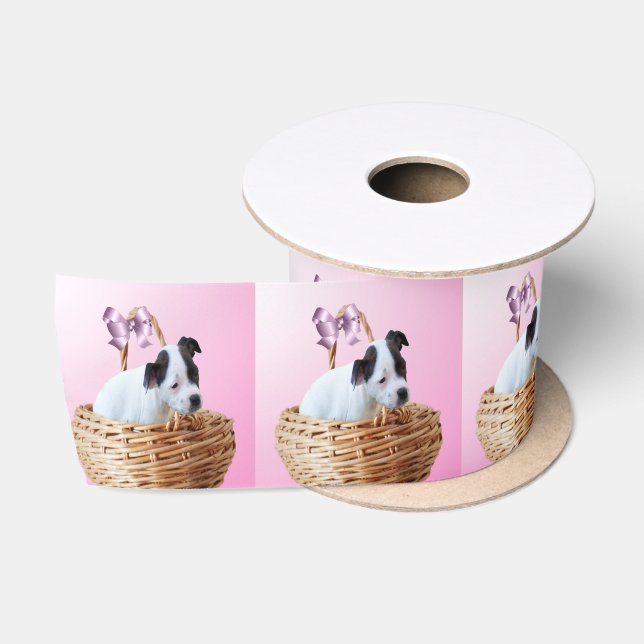 Ruban En Satin Chiot Du Staffordshire Dans Un Panier, (Bobine)