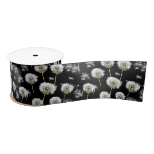 Ruban En Satin Dandelions Fluffés Sur Noir