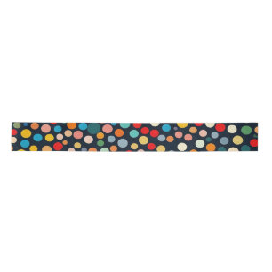 Ruban En Satin Pois colorés sur Arrière - plan foncé