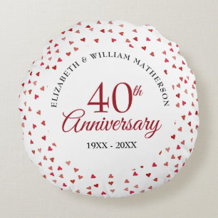Ruby Hearts Confetti, 40 Jahre alt Rundes Kissen